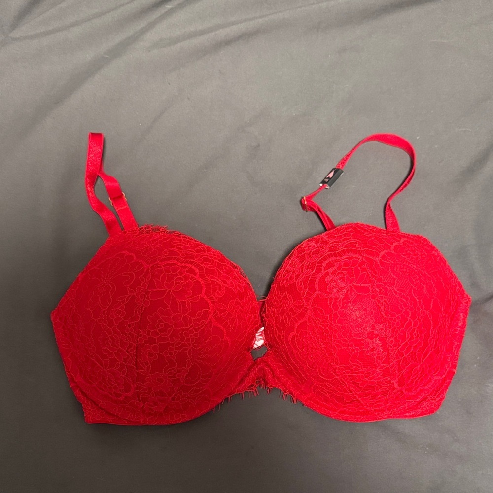 Victoria's Secret Scarlet Lace Push-up Bra